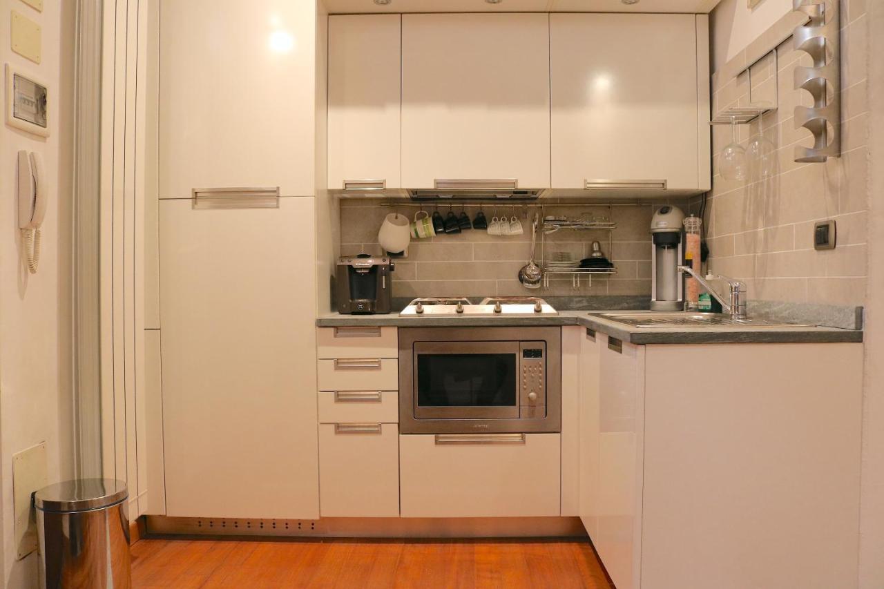 Charming Apartment In The Navigli District - 4 People Milan Luaran gambar