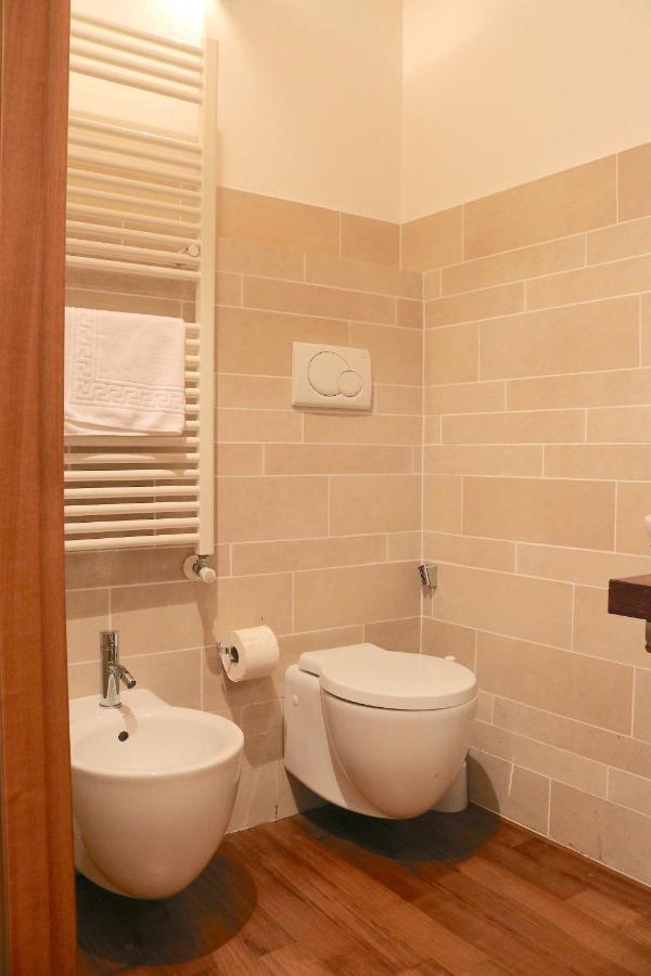 Charming Apartment In The Navigli District - 4 People Milan Luaran gambar